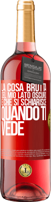 29,95 € Spedizione Gratuita | Vino rosato Edizione ROSÉ La cosa brutta del mio lato oscuro è che si schiarisce quando ti vede Etichetta Rossa. Etichetta personalizzabile Vino giovane Raccogliere 2024 Tempranillo