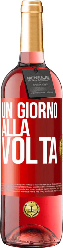 29,95 € Spedizione Gratuita | Vino rosato Edizione ROSÉ Un giorno alla volta Etichetta Rossa. Etichetta personalizzabile Vino giovane Raccogliere 2024 Tempranillo