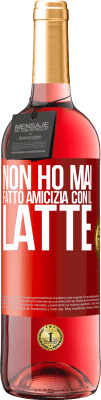 29,95 € Spedizione Gratuita | Vino rosato Edizione ROSÉ Non ho mai fatto amicizia con il latte Etichetta Rossa. Etichetta personalizzabile Vino giovane Raccogliere 2023 Tempranillo