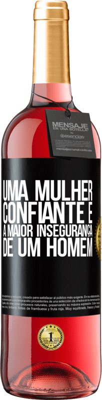 29,95 € Envio grátis | Vinho rosé Edição ROSÉ Uma mulher confiante é a maior insegurança de um homem Etiqueta Preta. Etiqueta personalizável Vinho jovem Colheita 2024 Tempranillo