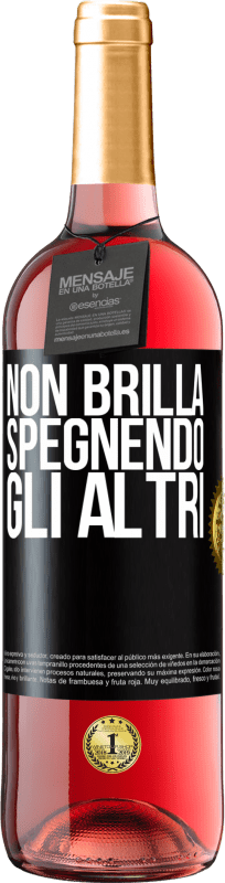 29,95 € Spedizione Gratuita | Vino rosato Edizione ROSÉ Non brilla spegnendo gli altri Etichetta Nera. Etichetta personalizzabile Vino giovane Raccogliere 2024 Tempranillo