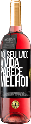 29,95 € Envio grátis | Vinho rosé Edição ROSÉ Ao seu lado, a vida parece melhor Etiqueta Preta. Etiqueta personalizável Vinho jovem Colheita 2023 Tempranillo