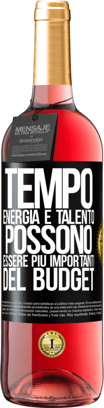 29,95 € Spedizione Gratuita | Vino rosato Edizione ROSÉ Tempo, energia e talento possono essere più importanti del budget Etichetta Nera. Etichetta personalizzabile Vino giovane Raccogliere 2024 Tempranillo