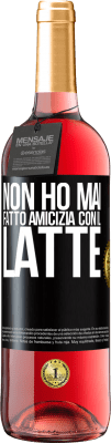 29,95 € Spedizione Gratuita | Vino rosato Edizione ROSÉ Non ho mai fatto amicizia con il latte Etichetta Nera. Etichetta personalizzabile Vino giovane Raccogliere 2024 Tempranillo