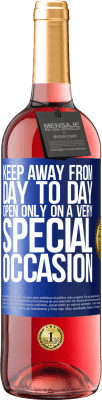 29,95 € 送料無料 | ロゼワイン ROSÉエディション 日々離れてください。非常に特別な機会にのみ開く 青いタグ. カスタマイズ可能なラベル 若いワイン 収穫 2025 Tempranillo