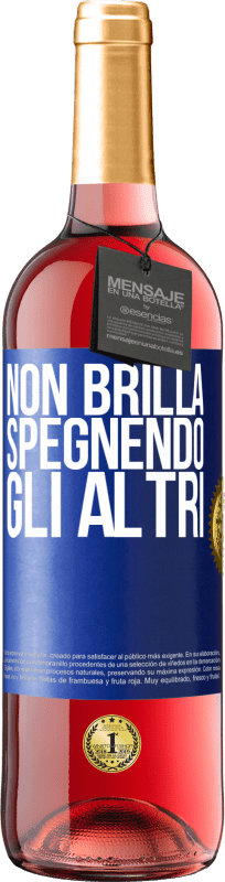 29,95 € Spedizione Gratuita | Vino rosato Edizione ROSÉ Non brilla spegnendo gli altri Etichetta Blu. Etichetta personalizzabile Vino giovane Raccogliere 2024 Tempranillo