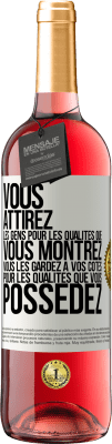 29,95 € Envoi gratuit | Vin rosé Édition ROSÉ Vous attirez les gens pour les qualités que vous montrez. Vous les gardez à vos côtés pour les qualités que vous possédez Étiquette Blanche. Étiquette personnalisable Vin jeune Récolte 2025 Tempranillo