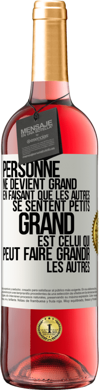 29,95 € Envoi gratuit | Vin rosé Édition ROSÉ Personne ne devient grand en faisant que les autres se sentent petits. Grand est celui qui peut faire grandir les autres Étiquette Blanche. Étiquette personnalisable Vin jeune Récolte 2024 Tempranillo