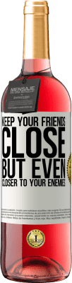 29,95 € 送料無料 | ロゼワイン ROSÉエディション 友達を近くに保ち、敵に近づけてください ホワイトラベル. カスタマイズ可能なラベル 若いワイン 収穫 2025 Tempranillo