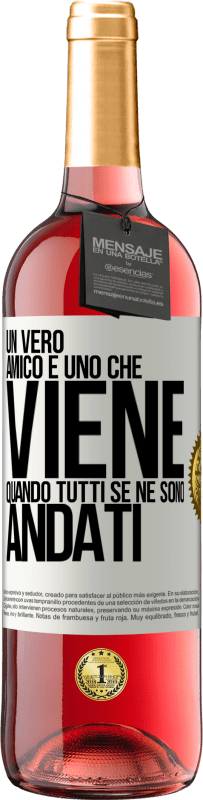 29,95 € Spedizione Gratuita | Vino rosato Edizione ROSÉ Un vero amico è uno che viene quando tutti se ne sono andati Etichetta Bianca. Etichetta personalizzabile Vino giovane Raccogliere 2024 Tempranillo