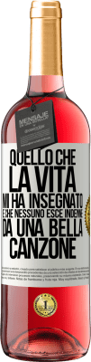 29,95 € Spedizione Gratuita | Vino rosato Edizione ROSÉ Quello che la vita mi ha insegnato è che nessuno esce indenne da una bella canzone Etichetta Bianca. Etichetta personalizzabile Vino giovane Raccogliere 2023 Tempranillo