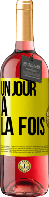 29,95 € Envoi gratuit | Vin rosé Édition ROSÉ Un jour à la fois Étiquette Jaune. Étiquette personnalisable Vin jeune Récolte 2023 Tempranillo