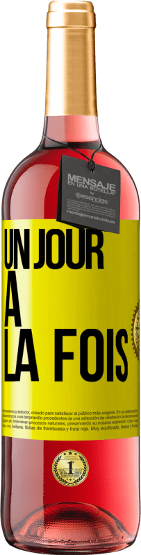 29,95 € Envoi gratuit | Vin rosé Édition ROSÉ Un jour à la fois Étiquette Jaune. Étiquette personnalisable Vin jeune Récolte 2024 Tempranillo