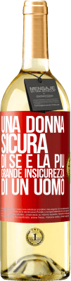 29,95 € Spedizione Gratuita | Vino bianco Edizione WHITE Una donna sicura di sé è la più grande insicurezza di un uomo Etichetta Rossa. Etichetta personalizzabile Vino giovane Raccogliere 2024 Verdejo