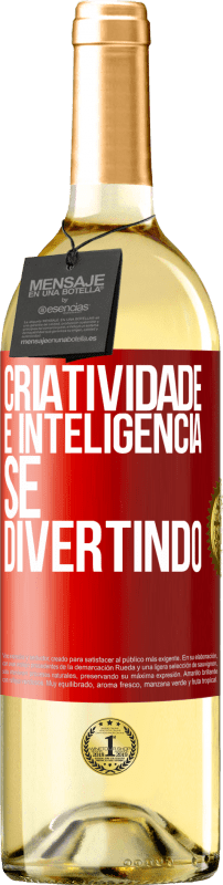 29,95 € Envio grátis | Vinho branco Edição WHITE Criatividade é inteligência se divertindo Etiqueta Vermelha. Etiqueta personalizável Vinho jovem Colheita 2024 Verdejo