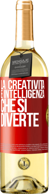 29,95 € Spedizione Gratuita | Vino bianco Edizione WHITE La creatività è intelligenza che si diverte Etichetta Rossa. Etichetta personalizzabile Vino giovane Raccogliere 2023 Verdejo