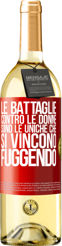 29,95 € Spedizione Gratuita | Vino bianco Edizione WHITE Le battaglie contro le donne sono le uniche che si vincono fuggendo Etichetta Rossa. Etichetta personalizzabile Vino giovane Raccogliere 2024 Verdejo