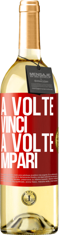 29,95 € Spedizione Gratuita | Vino bianco Edizione WHITE A volte vinci, a volte impari Etichetta Rossa. Etichetta personalizzabile Vino giovane Raccogliere 2024 Verdejo