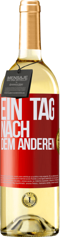 29,95 € Kostenloser Versand | Weißwein WHITE Ausgabe Ein Tag nach dem anderen Rote Markierung. Anpassbares Etikett Junger Wein Ernte 2024 Verdejo