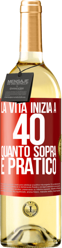 29,95 € Spedizione Gratuita | Vino bianco Edizione WHITE La vita inizia a 40 anni. Quanto sopra è pratico Etichetta Rossa. Etichetta personalizzabile Vino giovane Raccogliere 2024 Verdejo