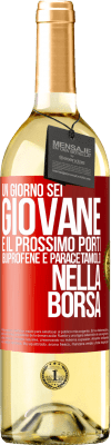 29,95 € Spedizione Gratuita | Vino bianco Edizione WHITE Un giorno sei giovane e il prossimo porti ibuprofene e paracetamolo nella borsa Etichetta Rossa. Etichetta personalizzabile Vino giovane Raccogliere 2024 Verdejo