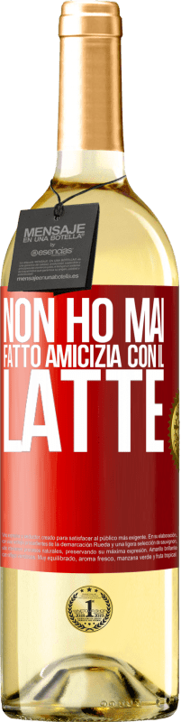 29,95 € Spedizione Gratuita | Vino bianco Edizione WHITE Non ho mai fatto amicizia con il latte Etichetta Rossa. Etichetta personalizzabile Vino giovane Raccogliere 2024 Verdejo