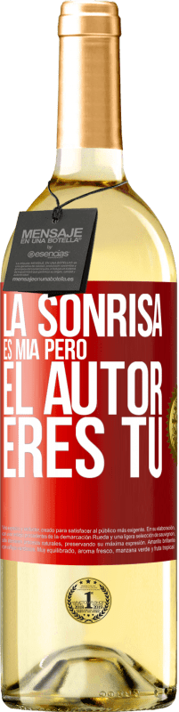 29,95 € Envío gratis | Vino Blanco Edición WHITE La sonrisa es mía, pero el autor eres tú Etiqueta Roja. Etiqueta personalizable Vino joven Cosecha 2024 Verdejo