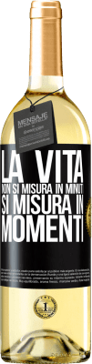 29,95 € Spedizione Gratuita | Vino bianco Edizione WHITE La vita non si misura in minuti, si misura in momenti Etichetta Nera. Etichetta personalizzabile Vino giovane Raccogliere 2023 Verdejo