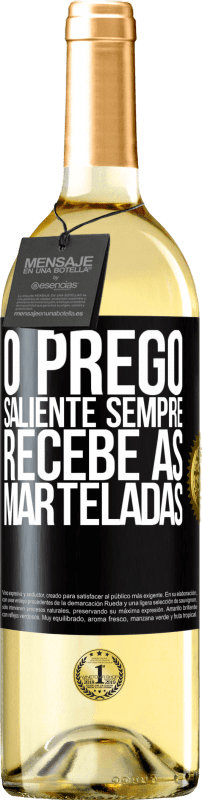 29,95 € Envio grátis | Vinho branco Edição WHITE O prego saliente sempre recebe as marteladas Etiqueta Preta. Etiqueta personalizável Vinho jovem Colheita 2024 Verdejo