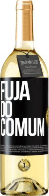 29,95 € Envio grátis | Vinho branco Edição WHITE Fuja do comum Etiqueta Preta. Etiqueta personalizável Vinho jovem Colheita 2024 Verdejo