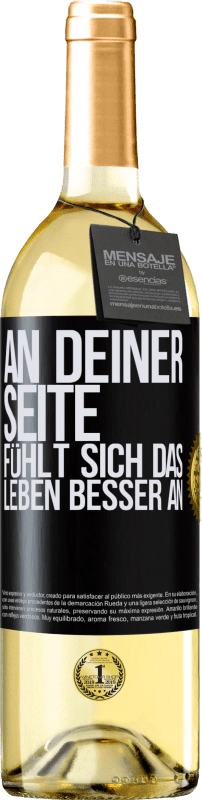 29,95 € Kostenloser Versand | Weißwein WHITE Ausgabe An deiner Seite fühlt sich das Leben besser an Schwarzes Etikett. Anpassbares Etikett Junger Wein Ernte 2024 Verdejo