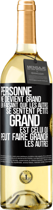 29,95 € Envoi gratuit | Vin blanc Édition WHITE Personne ne devient grand en faisant que les autres se sentent petits. Grand est celui qui peut faire grandir les autres Étiquette Noire. Étiquette personnalisable Vin jeune Récolte 2024 Verdejo