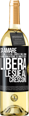 29,95 € Spedizione Gratuita | Vino bianco Edizione WHITE Sa amare, e se si dona, lo fa nel corpo e nell'anima. Ma, non dimenticare, se non ti senti libero, le tue ali crescono Etichetta Nera. Etichetta personalizzabile Vino giovane Raccogliere 2025 Verdejo