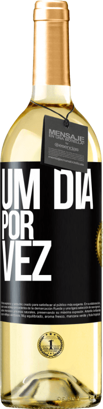 29,95 € Envio grátis | Vinho branco Edição WHITE Um dia por vez Etiqueta Preta. Etiqueta personalizável Vinho jovem Colheita 2024 Verdejo