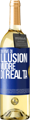 29,95 € Spedizione Gratuita | Vino bianco Edizione WHITE Chi vive di illusioni muore di realtà Etichetta Blu. Etichetta personalizzabile Vino giovane Raccogliere 2023 Verdejo