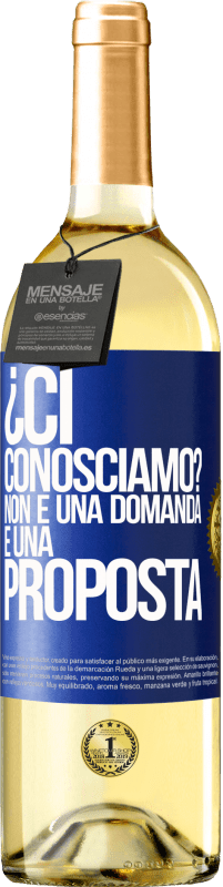 29,95 € Spedizione Gratuita | Vino bianco Edizione WHITE ¿Ci conosciamo? Non è una domanda, è una proposta Etichetta Blu. Etichetta personalizzabile Vino giovane Raccogliere 2024 Verdejo