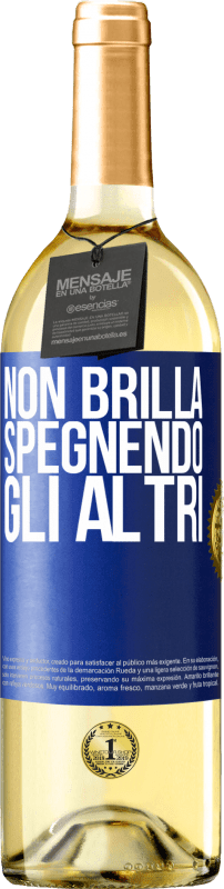 29,95 € Spedizione Gratuita | Vino bianco Edizione WHITE Non brilla spegnendo gli altri Etichetta Blu. Etichetta personalizzabile Vino giovane Raccogliere 2024 Verdejo