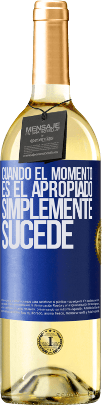 29,95 € Envío gratis | Vino Blanco Edición WHITE Cuando el momento es el apropiado, simplemente sucede Etiqueta Azul. Etiqueta personalizable Vino joven Cosecha 2023 Verdejo