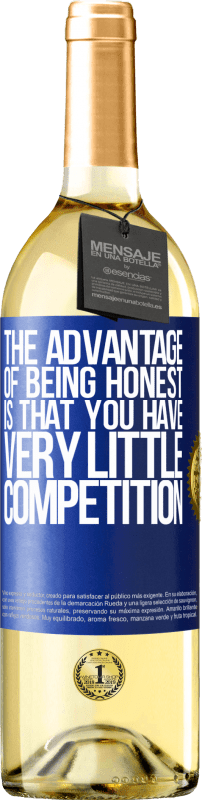 29,95 € Free Shipping | White Wine WHITE Edition The advantage of being honest is that you have very little competition Blue Label. Customizable label Young wine Harvest 2024 Verdejo