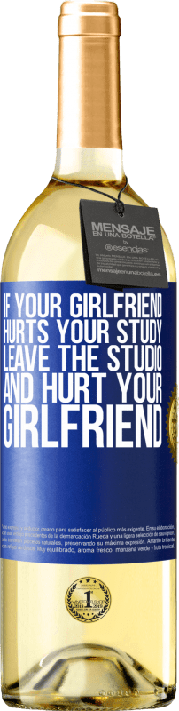 29,95 € Free Shipping | White Wine WHITE Edition If your girlfriend hurts your study, leave the studio and hurt your girlfriend Blue Label. Customizable label Young wine Harvest 2025 Verdejo