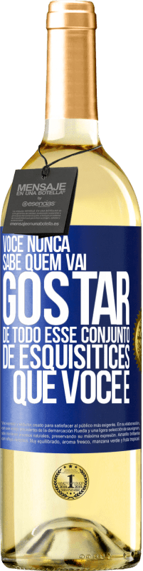 29,95 € Envio grátis | Vinho branco Edição WHITE Você nunca sabe quem vai gostar de todo esse conjunto de esquisitices que você é Etiqueta Azul. Etiqueta personalizável Vinho jovem Colheita 2024 Verdejo