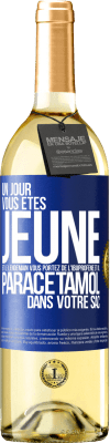 29,95 € Envoi gratuit | Vin blanc Édition WHITE Un jour, vous êtes jeune et le lendemain, vous portez de l'ibuprofène et du paracétamol dans votre sac Étiquette Bleue. Étiquette personnalisable Vin jeune Récolte 2023 Verdejo