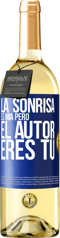 29,95 € Envío gratis | Vino Blanco Edición WHITE La sonrisa es mía, pero el autor eres tú Etiqueta Azul. Etiqueta personalizable Vino joven Cosecha 2024 Verdejo