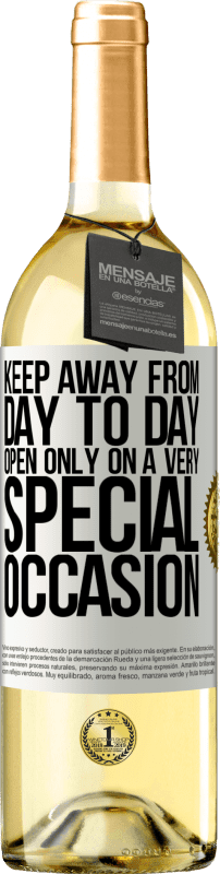 29,95 € Free Shipping | White Wine WHITE Edition Keep away from day to day. Open only on a very special occasion White Label. Customizable label Young wine Harvest 2023 Verdejo