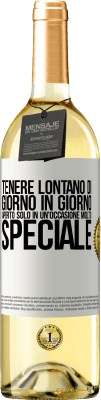 29,95 € Spedizione Gratuita | Vino bianco Edizione WHITE Tenere lontano di giorno in giorno. Aperto solo in un'occasione molto speciale Etichetta Bianca. Etichetta personalizzabile Vino giovane Raccogliere 2024 Verdejo