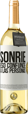 29,95 € Envío gratis | Vino Blanco Edición WHITE Sonríe, eso confunde a las personas Etiqueta Blanca. Etiqueta personalizable Vino joven Cosecha 2024 Verdejo