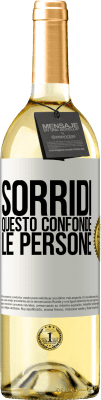 29,95 € Spedizione Gratuita | Vino bianco Edizione WHITE Sorridi, questo confonde le persone Etichetta Bianca. Etichetta personalizzabile Vino giovane Raccogliere 2024 Verdejo