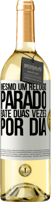 29,95 € Envio grátis | Vinho branco Edição WHITE Mesmo um relógio parado bate duas vezes por dia Etiqueta Branca. Etiqueta personalizável Vinho jovem Colheita 2024 Verdejo