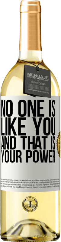 29,95 € Бесплатная доставка | Белое вино Издание WHITE Никто не такой как ты, и это твоя сила Белая этикетка. Настраиваемая этикетка Молодое вино Урожай 2023 Verdejo