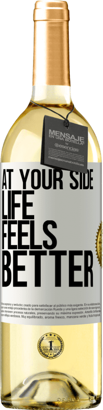 29,95 € Бесплатная доставка | Белое вино Издание WHITE На вашей стороне жизнь лучше Белая этикетка. Настраиваемая этикетка Молодое вино Урожай 2023 Verdejo